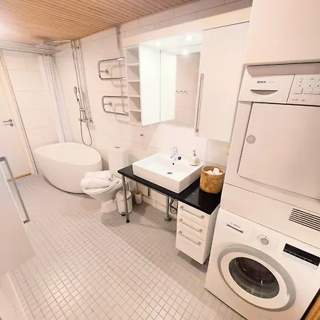아파트 Superb Location + Silence + Sauna *