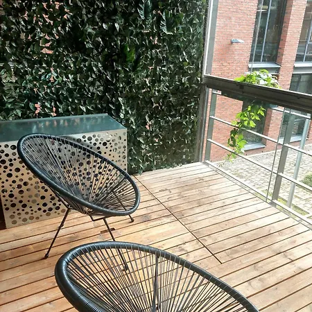 Superb Location + Silence + Sauna Апартаменты *